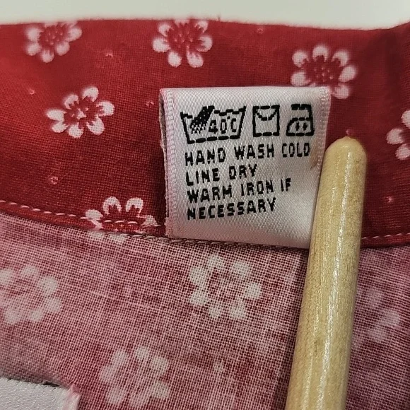 Vintage DKNY Muted Red Floral Button Down Shirt Vneck, Chest Pockets - Picture 6 of 9